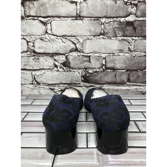 Karl Lagerfeld PARIS Charee Navy Black Floral Fabric Block Heels Women Sz 8M US - Picture 5 of 16